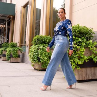 Dascha Polanco feet photo thumbnail