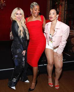 Dascha Polanco feet photo thumbnail