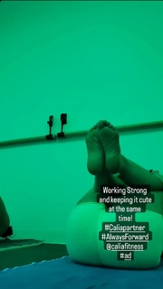 Dascha Polanco feet photo thumbnail