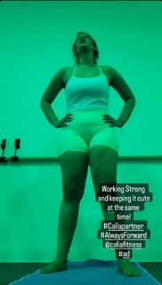 Dascha Polanco feet photo thumbnail