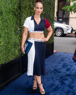 Dascha Polanco feet photo thumbnail