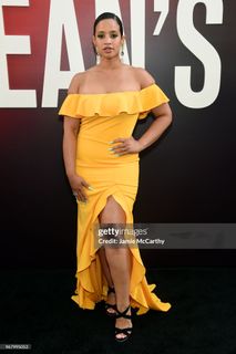 Dascha Polanco feet photo thumbnail