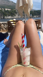 Dasha Nekrasova feet photo thumbnail