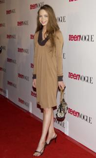 Daveigh Chase feet photo thumbnail