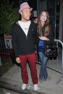 Daveigh Chase feet photo thumbnail