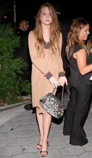 Daveigh Chase feet photo thumbnail