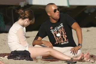 Daveigh Chase feet photo thumbnail