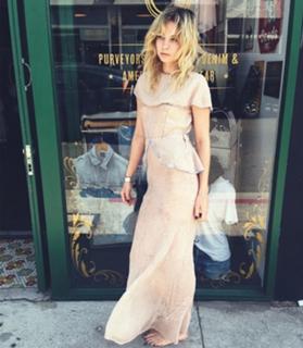 Daveigh Chase feet photo thumbnail