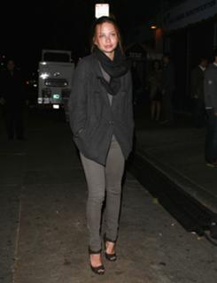 Daveigh Chase feet photo thumbnail