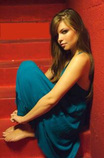 Daveigh Chase feet photo thumbnail
