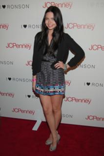 Daveigh Chase feet photo thumbnail