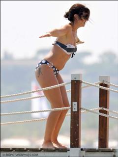 Davina McCall feet photo thumbnail