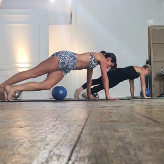 Davina McCall feet photo thumbnail