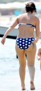 Davina McCall feet photo thumbnail