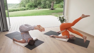 Davina McCall feet photo thumbnail