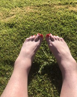 Dawn French feet photo 10