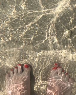 Dawn French feet photo 2