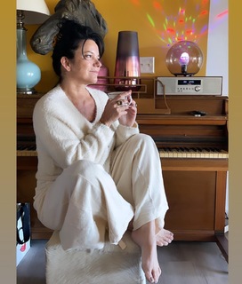 Dawn Marie Deibert feet photo 16