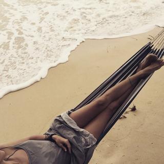 Dawn Olivieri feet photo thumbnail