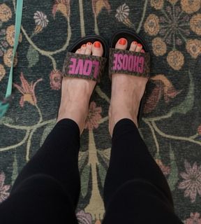 Dawn Porter feet photo 3