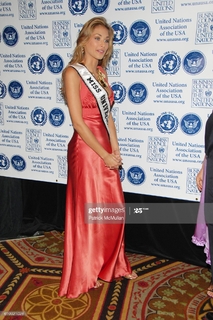 Dayana Mendoza feet photo 4