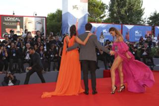 Dayane Mello feet photo 7