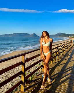 Dayane Mello feet photo 7