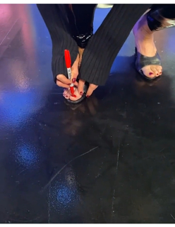 Dayna Devon feet photo 17