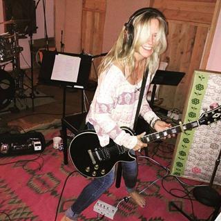 Deana Carter feet photo 11
