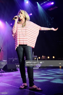 Deana Carter feet photo 10