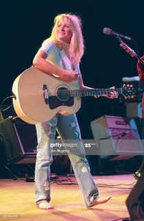Deana Carter feet photo 5