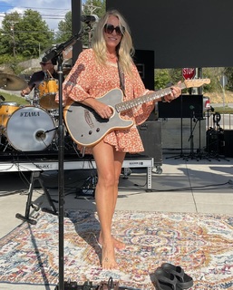 Deana Carter feet photo 4