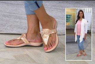 Deanna Fontanez feet photo 1