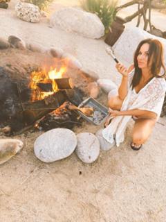 Debbe Dunning feet photo thumbnail