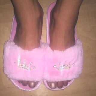 Debbe Dunning feet photo thumbnail