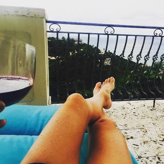 Debbe Dunning feet photo thumbnail