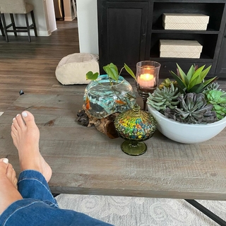 Debbe Dunning feet photo thumbnail