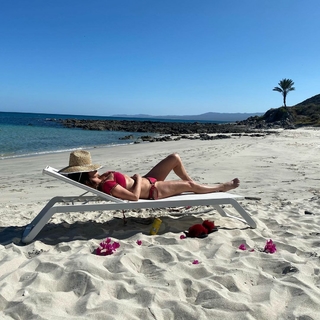 Debbe Dunning feet photo thumbnail