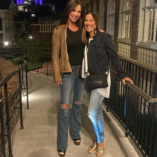 Debbe Dunning feet photo thumbnail