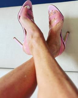 Debbe Dunning feet photo thumbnail