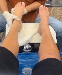 Debbe Dunning feet photo thumbnail