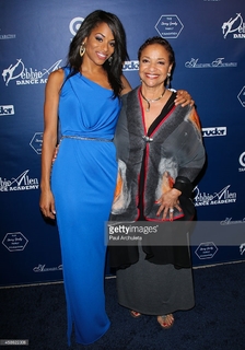 Debbie Allen feet photo 15