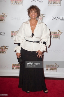 Debbie Allen feet photo 6