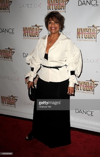Debbie Allen feet photo 4