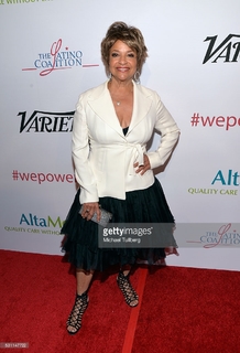 Debbie Allen feet photo 3