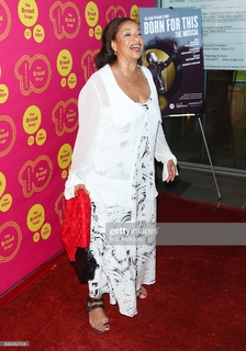 Debbie Allen feet photo 12