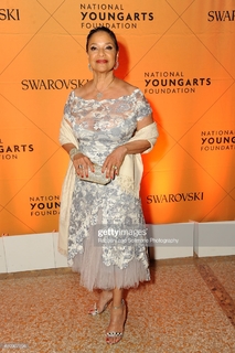 Debbie Allen feet photo 9