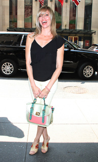 Debbie Gibson feet photo thumbnail