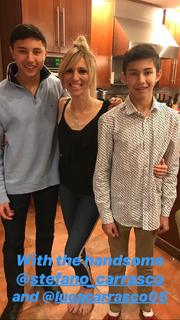 Debbie Gibson feet photo thumbnail