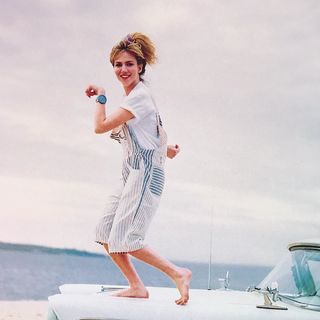 Debbie Gibson feet photo thumbnail